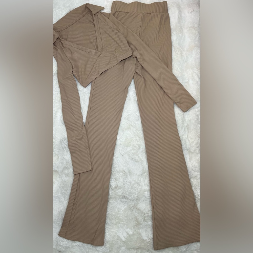 Tan Skinny High-Waisted Leggings with Form-Fitting Stretch - Picture 2 of 6